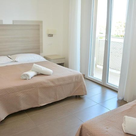 Hotel Marisa Ричоне Екстериор снимка